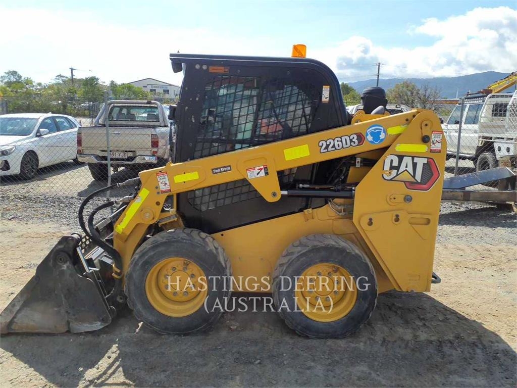 CAT 226D3 image 9