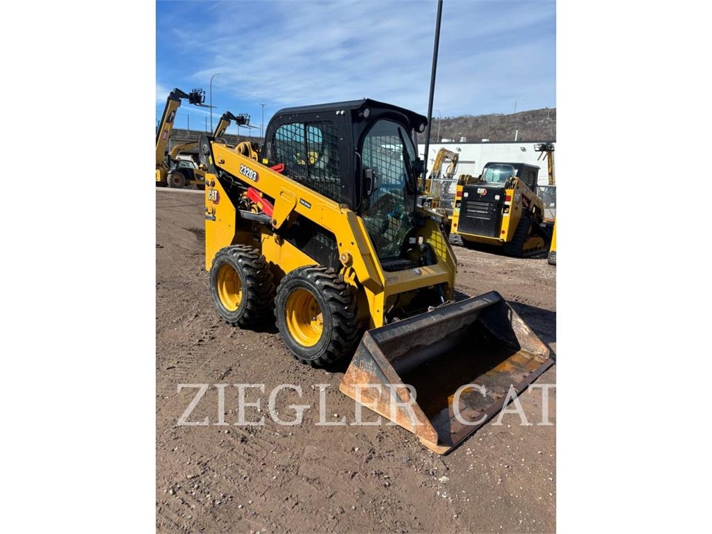 CAT 232D3 - Minicargadoras - Construcción - CATERPILLAR WORLDWIDE