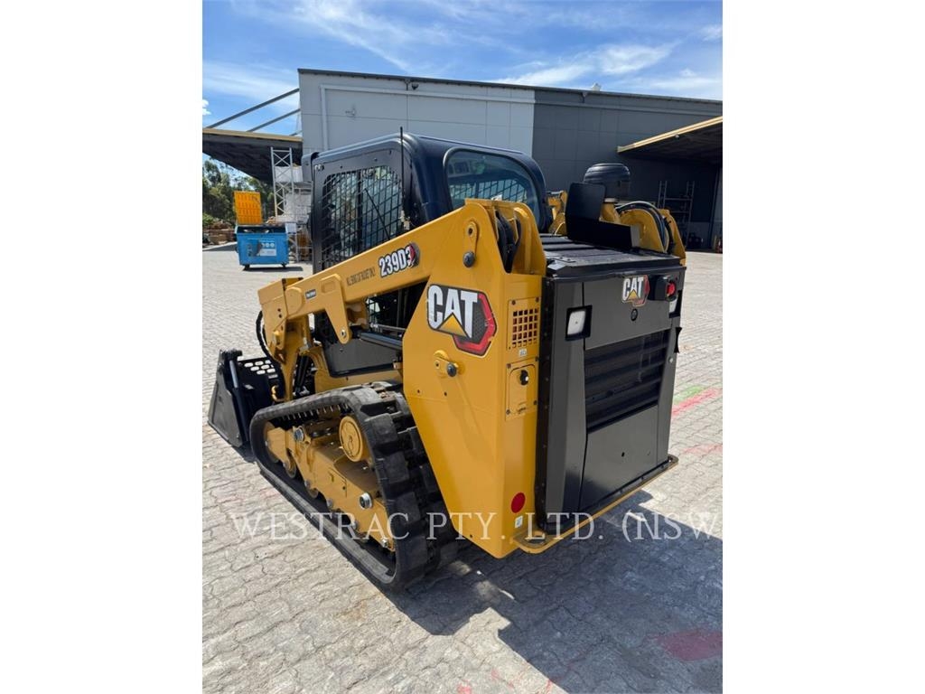 CAT 239D3 image 3