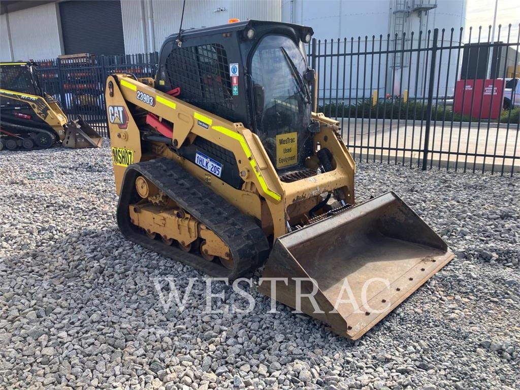 CAT 239D3 image 2