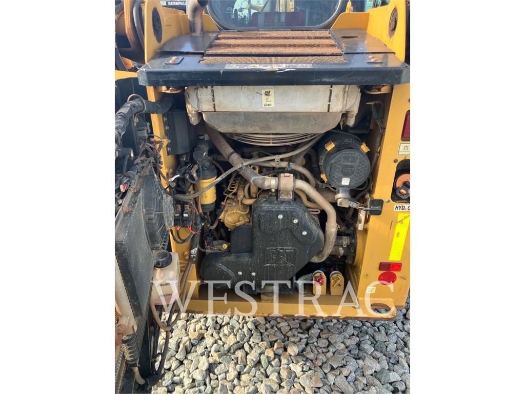 CAT 239D3 image 5