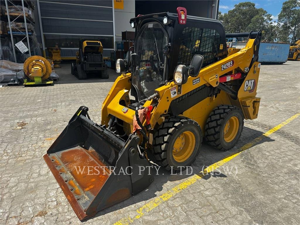 CAT 242D3