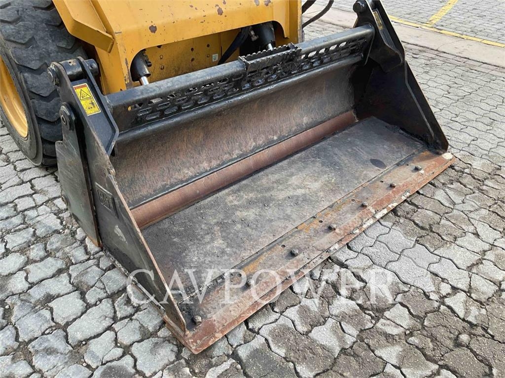 CAT 246D3LRC image 12