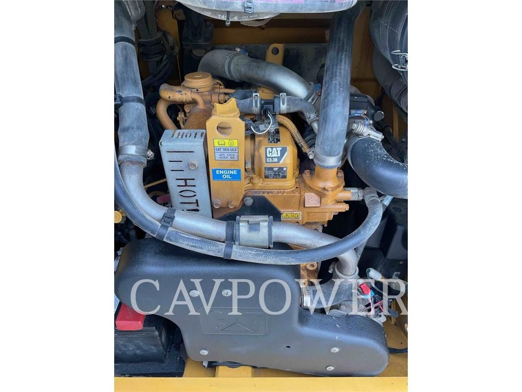 CAT 246D3LRC image 7