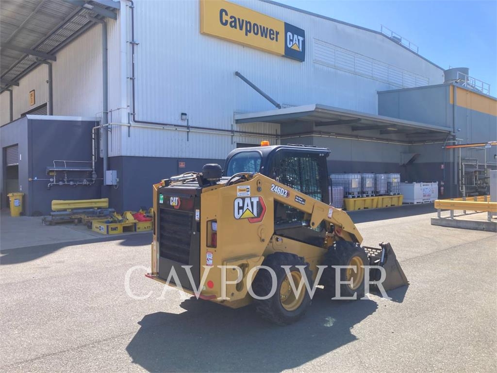 CAT 246D3LRC image 3