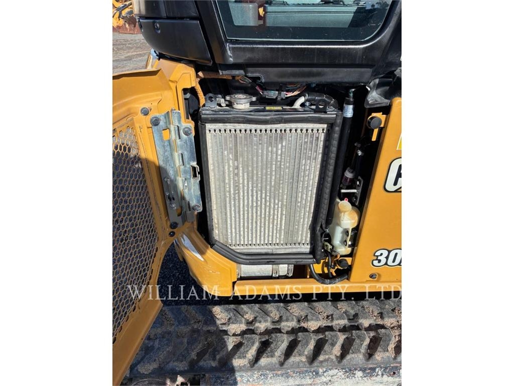CAT 302 image 12