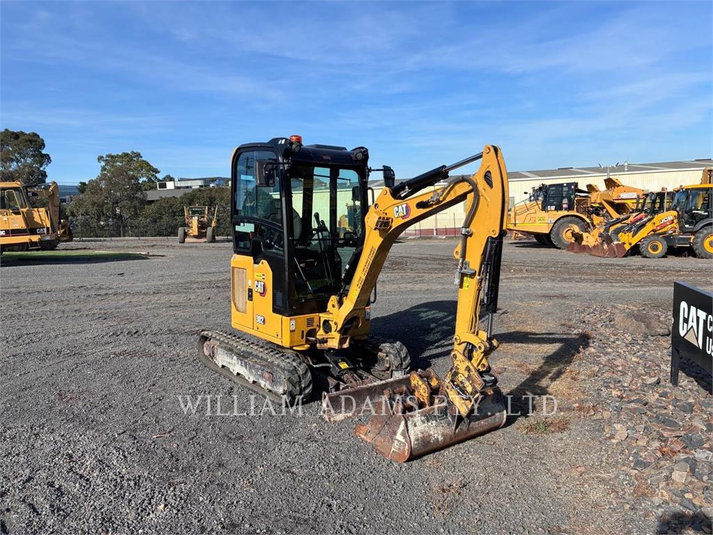CAT 302 image 2