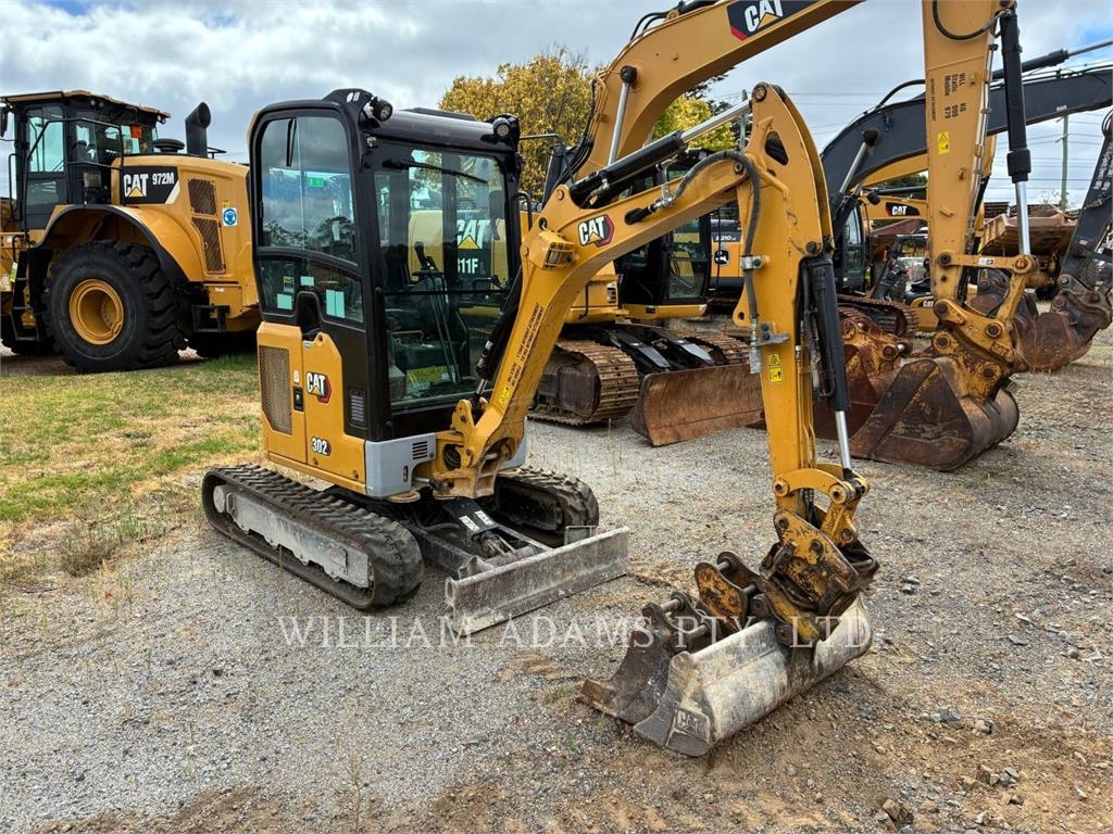 CAT 302 image 2