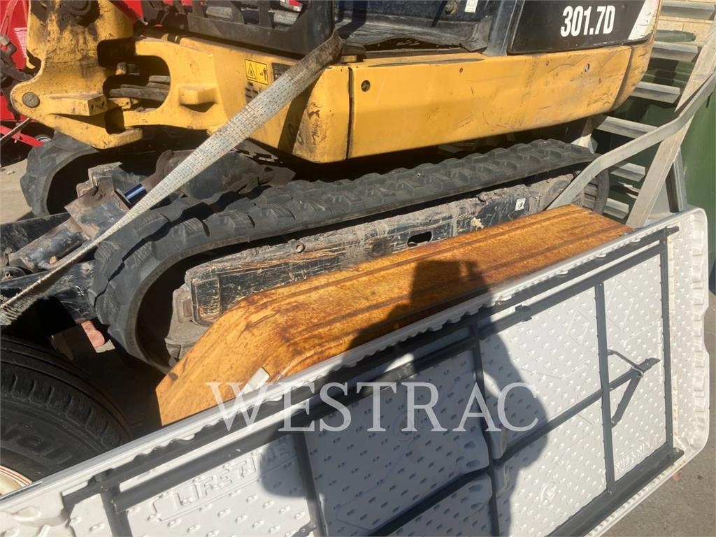 CAT 301.7D image 7