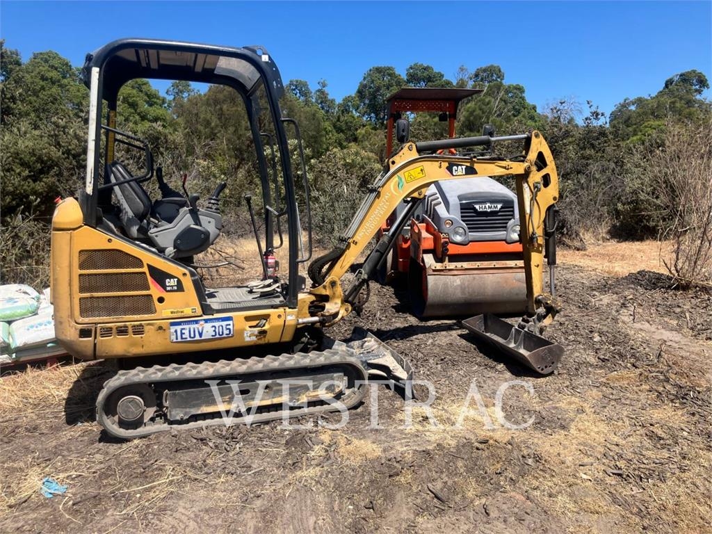 CAT 301.7D image 12