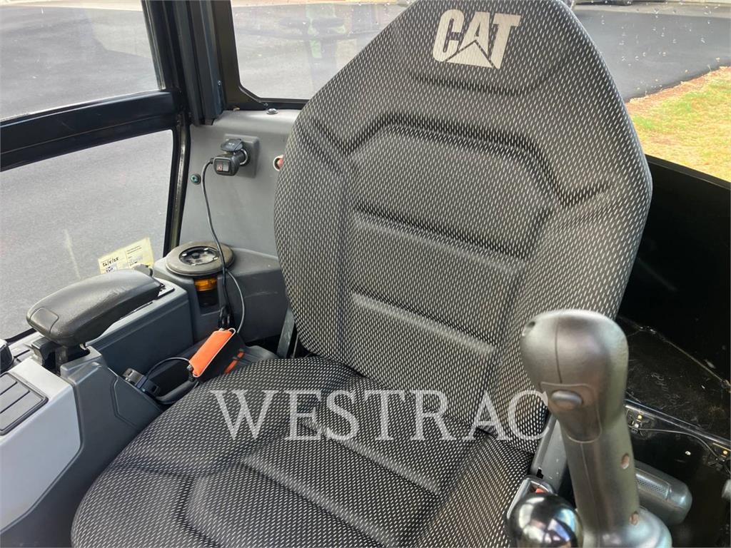 CAT 301.8 AC image 10