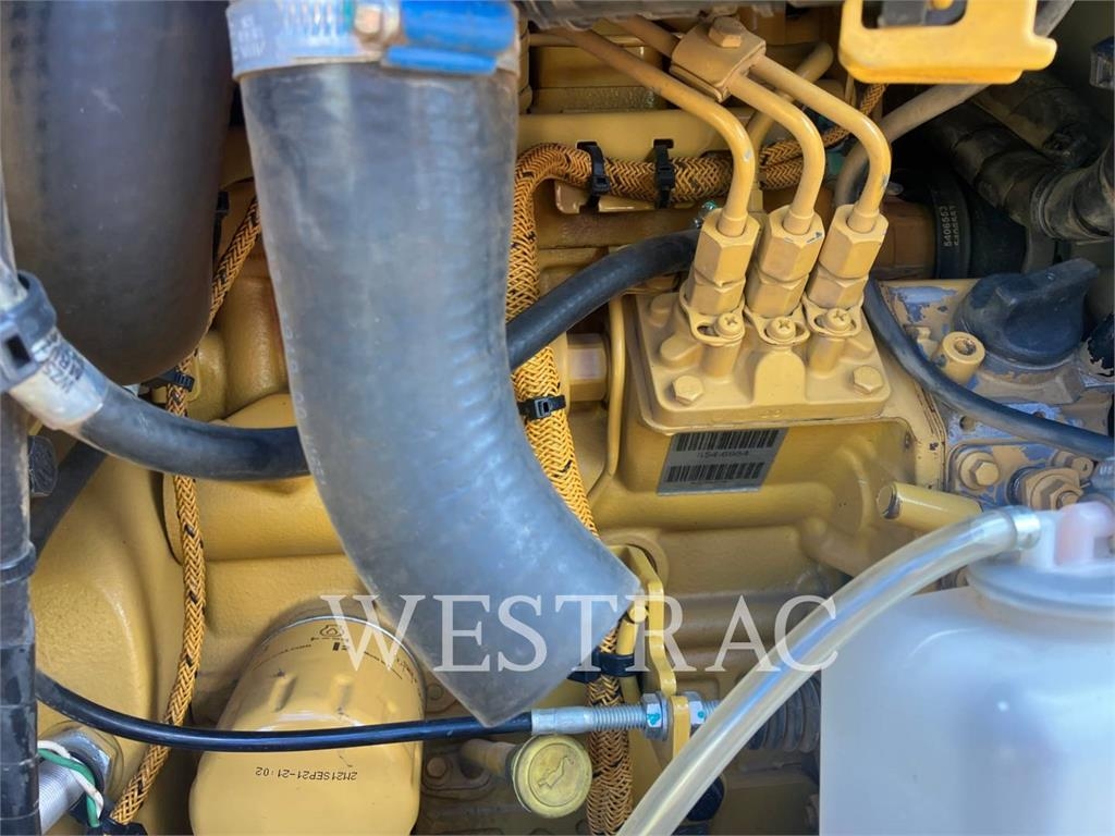 CAT 301.8 AC image 8