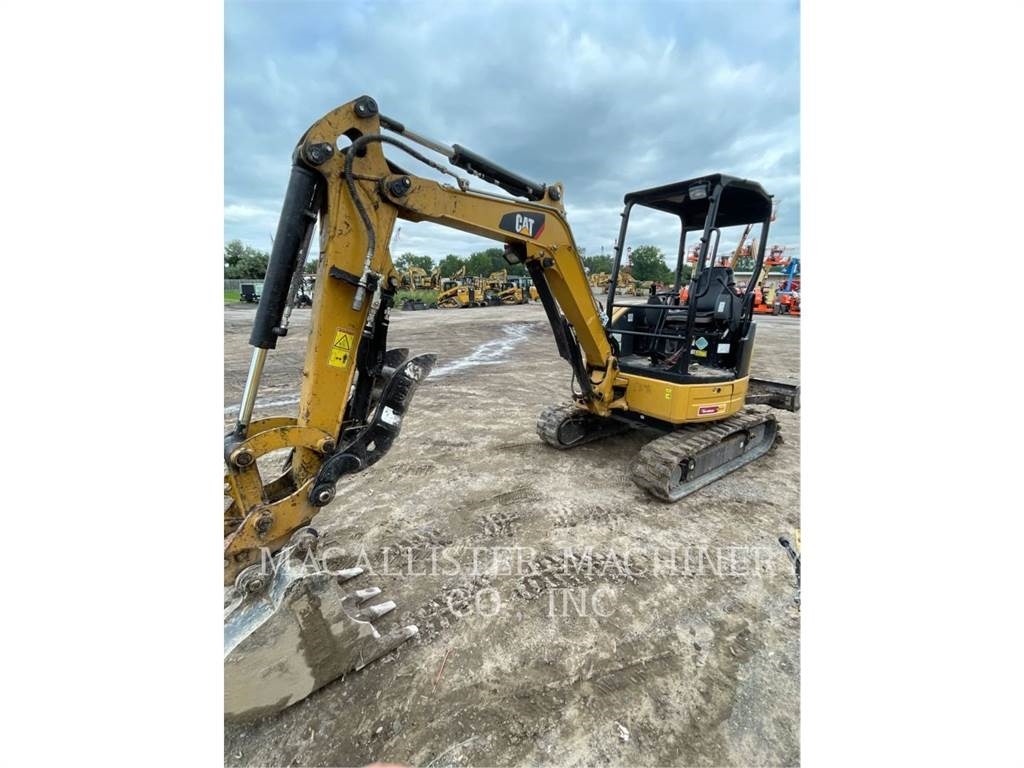 CAT 303ECR - 大型油圧ショベル12t以上（パワーショベル・ユンボ