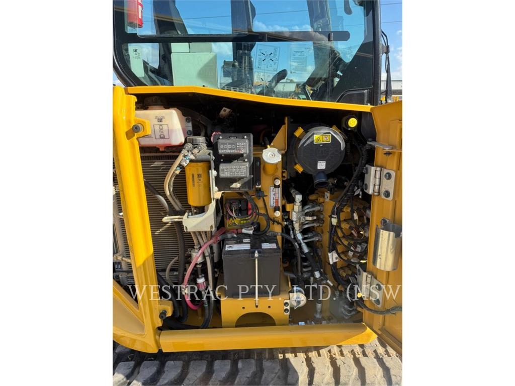 CAT 304 image 12
