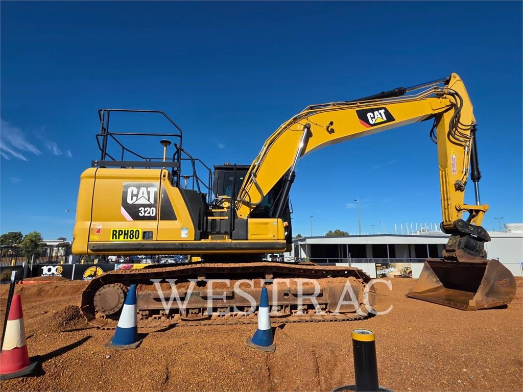 CAT 320-07- 3D image 2