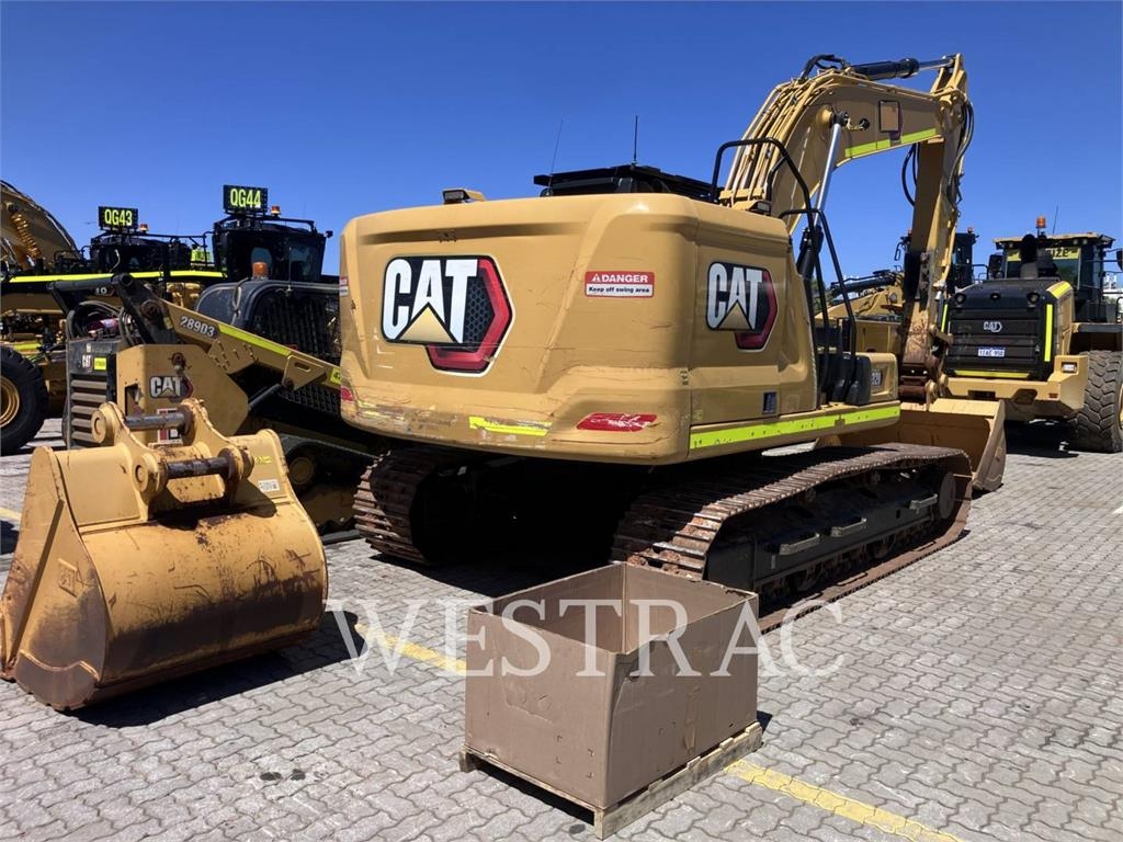 CAT 320 image 3