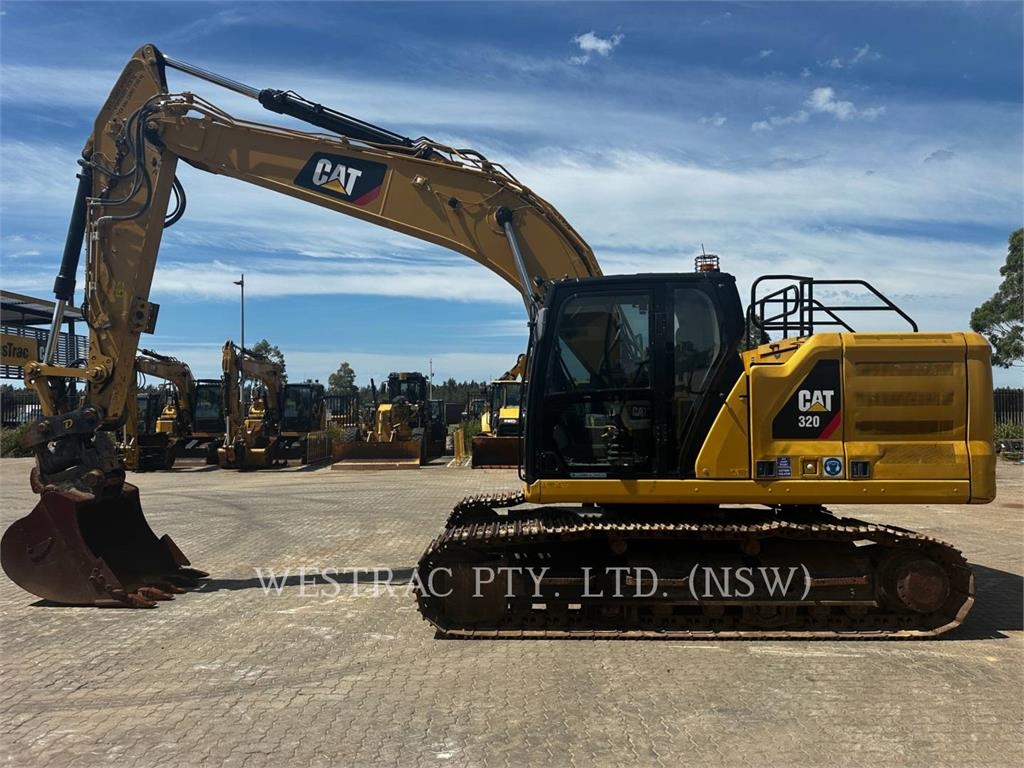 CAT 320 image 6