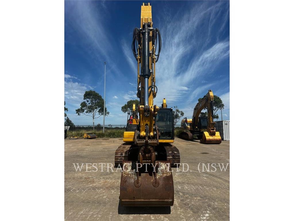 CAT 320 image 7