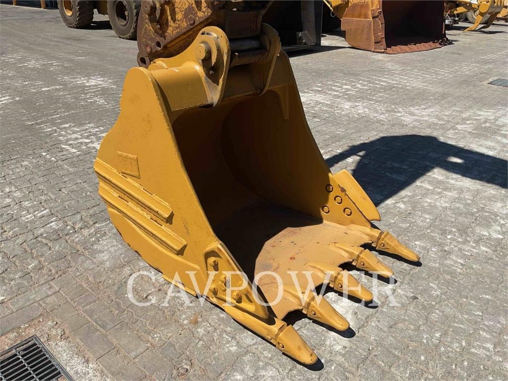 CAT 320C image 12