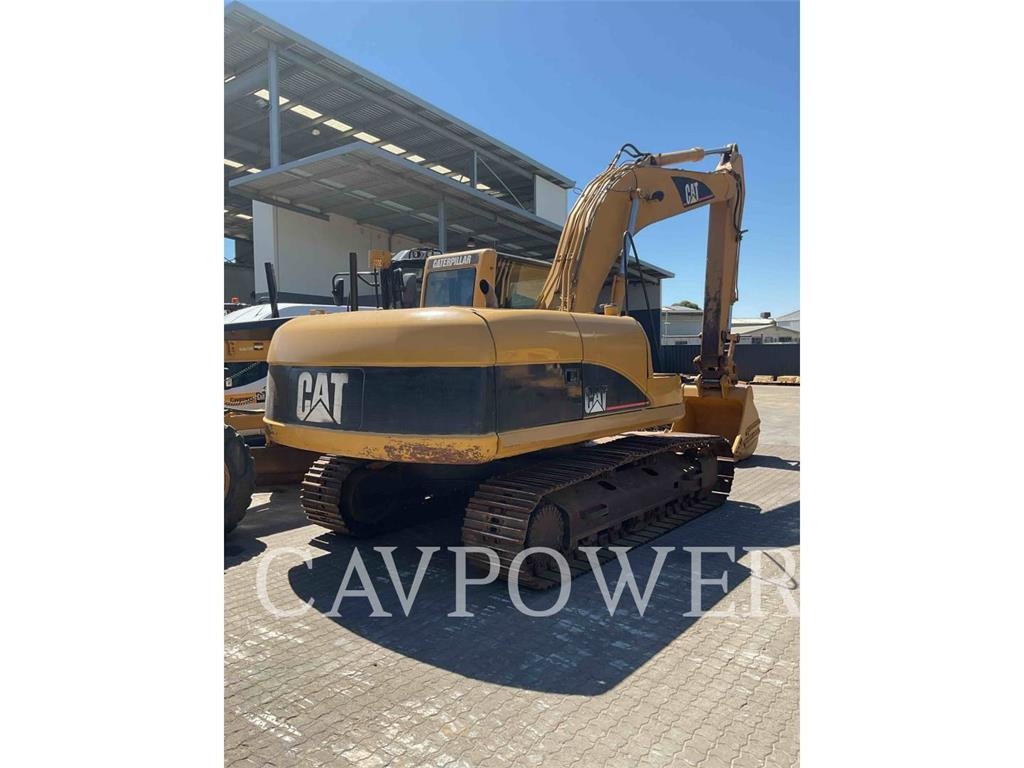CAT 320C image 3