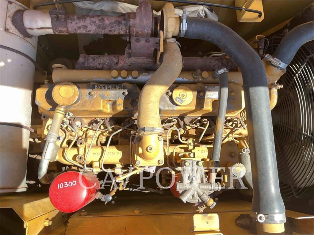 CAT 320C image 7