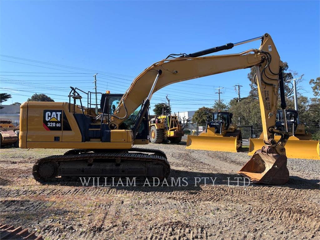 CAT 320 GC image 2
