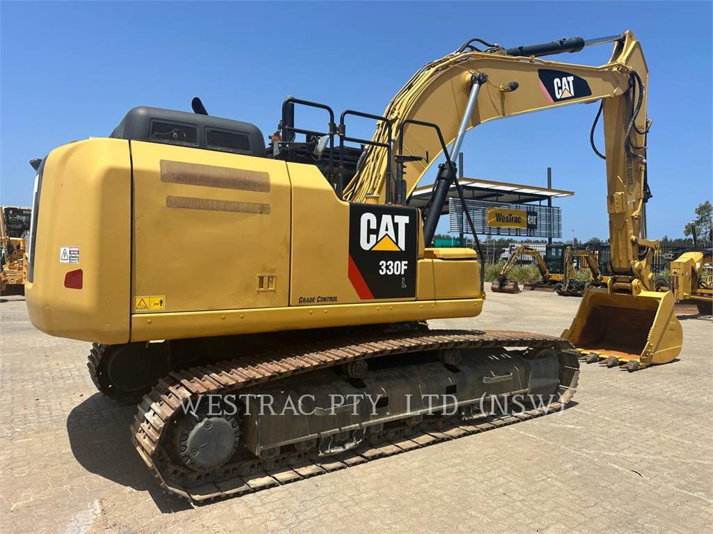 CAT 330F image 3