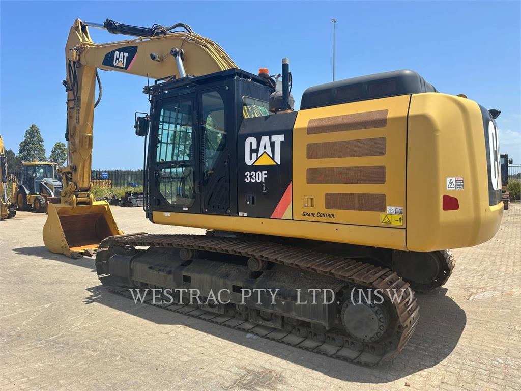 CAT 330F image 4