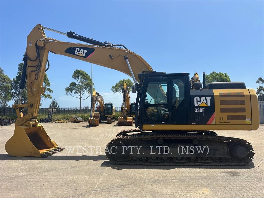 CAT 330F image 6