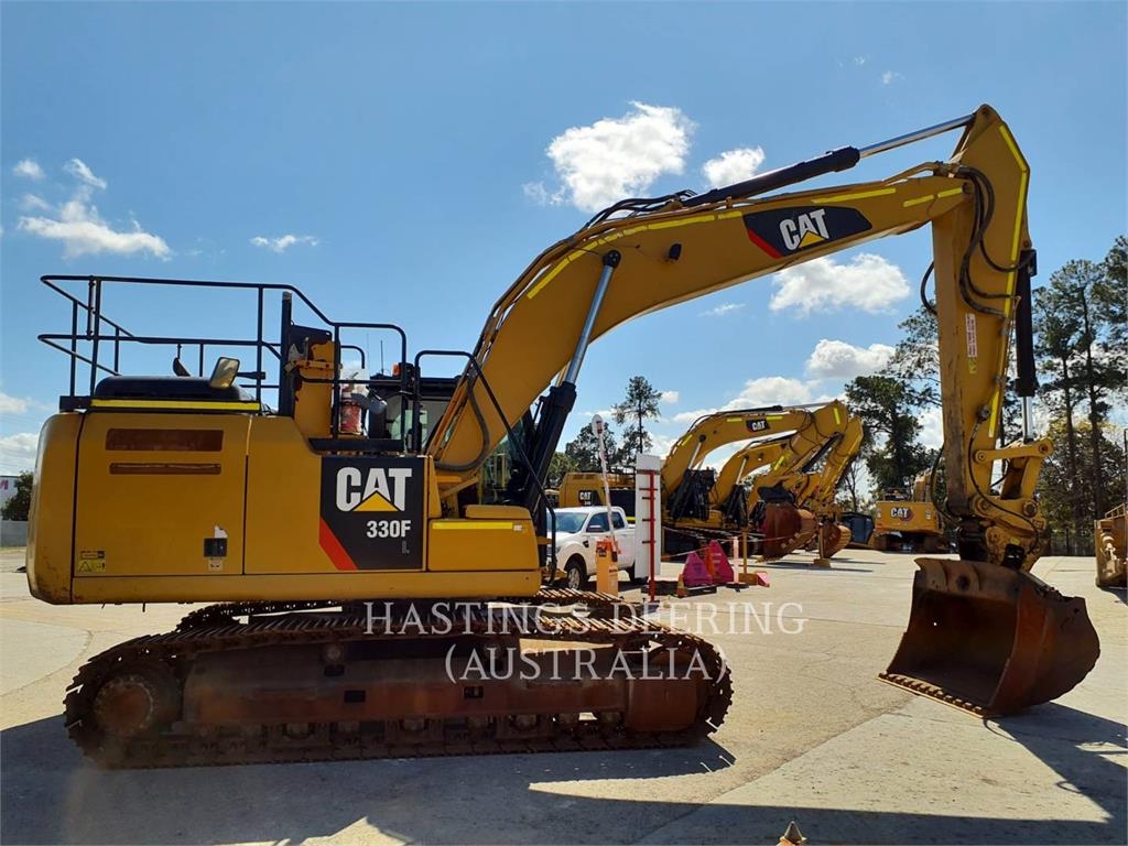 CAT 330FL image 10