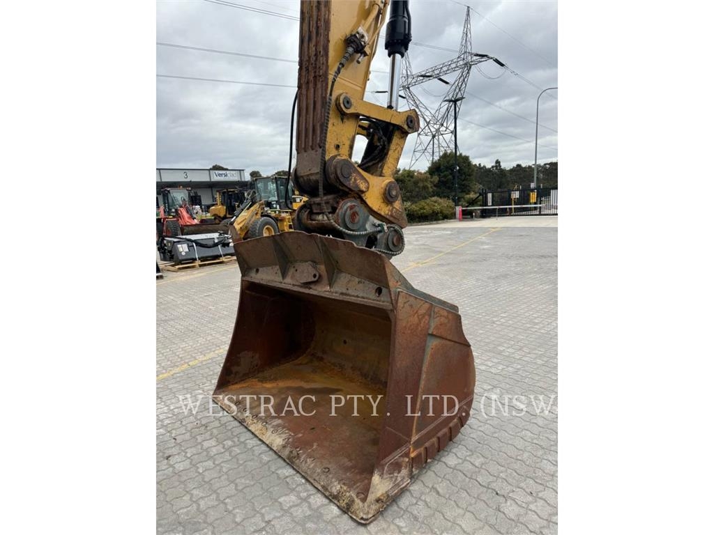 CAT 335FLCR image 10