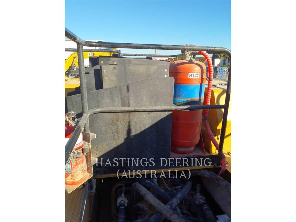 CAT 352-07 image 11