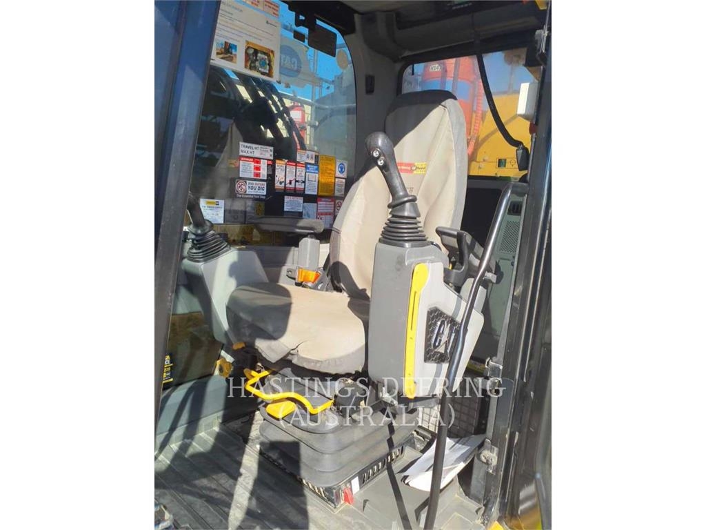 CAT 352-07 image 9