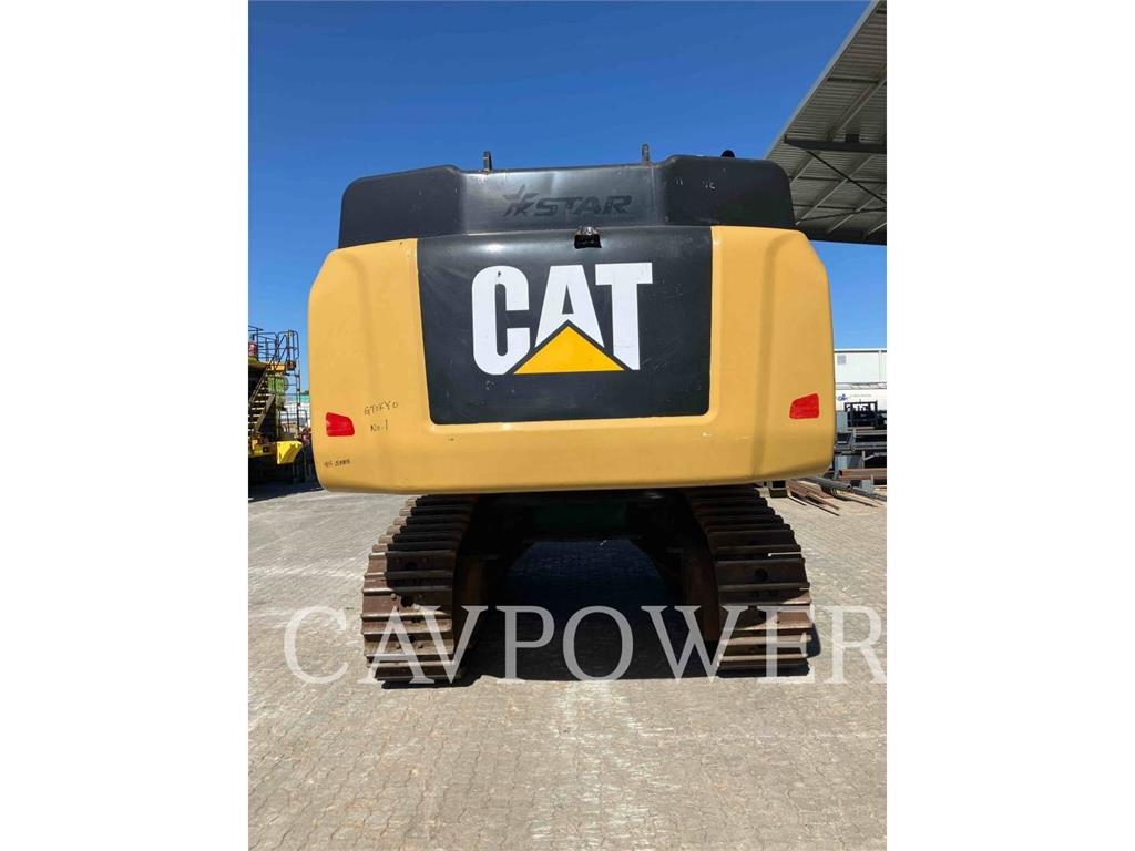CAT 352F image 10