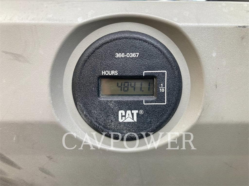CAT 352F image 5