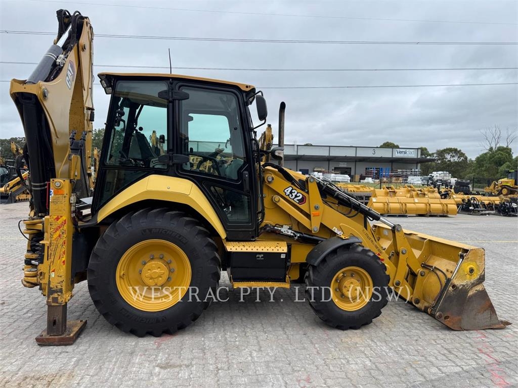 CAT 432 image 5