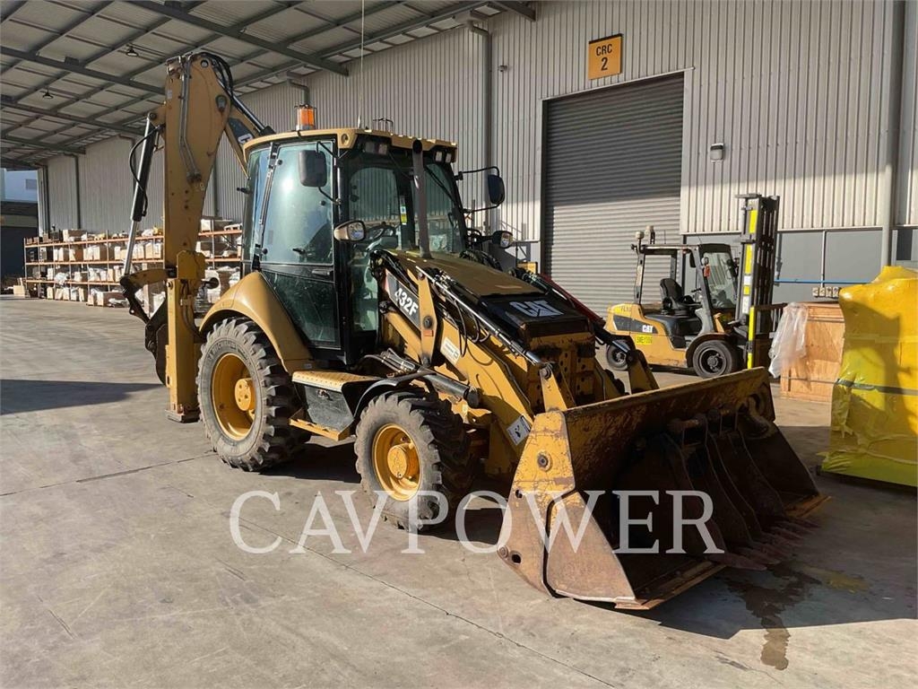 CAT 432F image 2