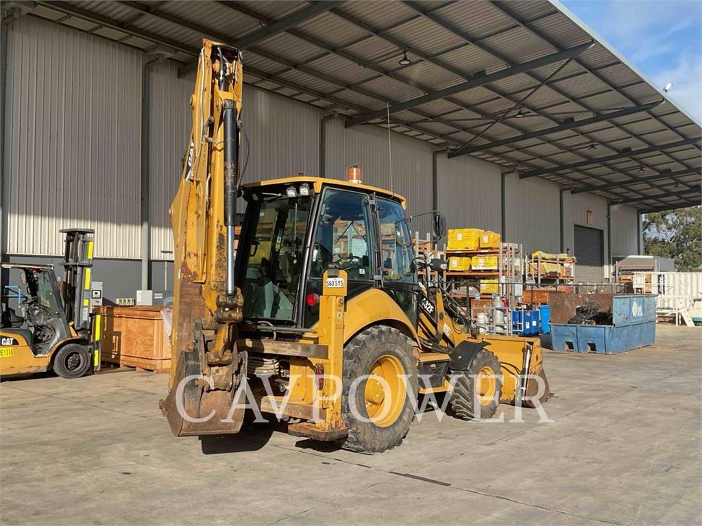 CAT 432F image 3