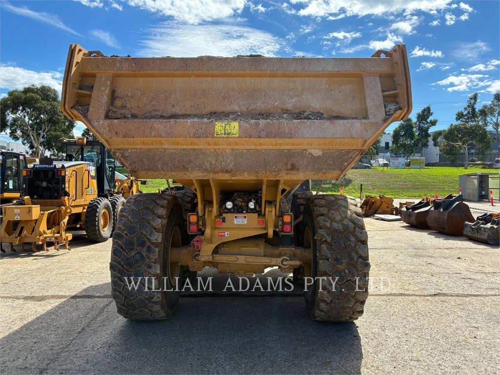 CAT 730 image 12