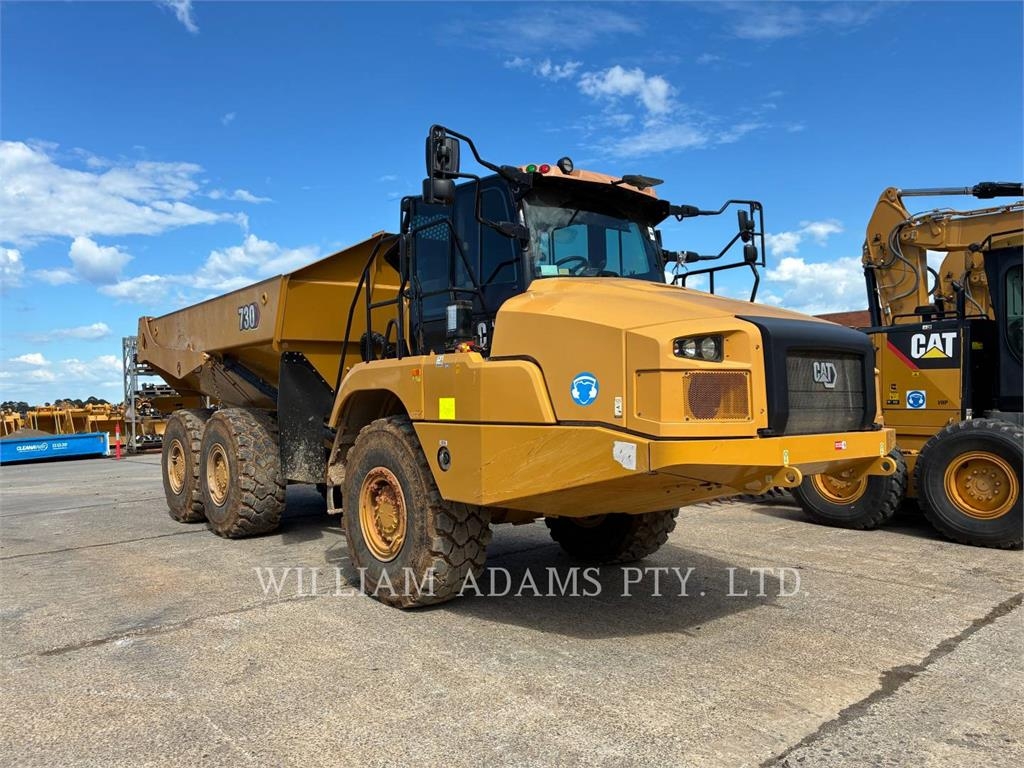 CAT 730 image 2