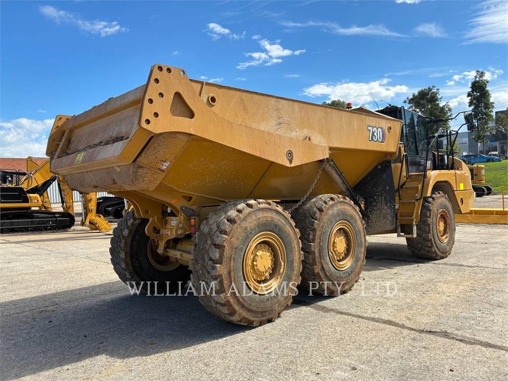 CAT 730 image 3