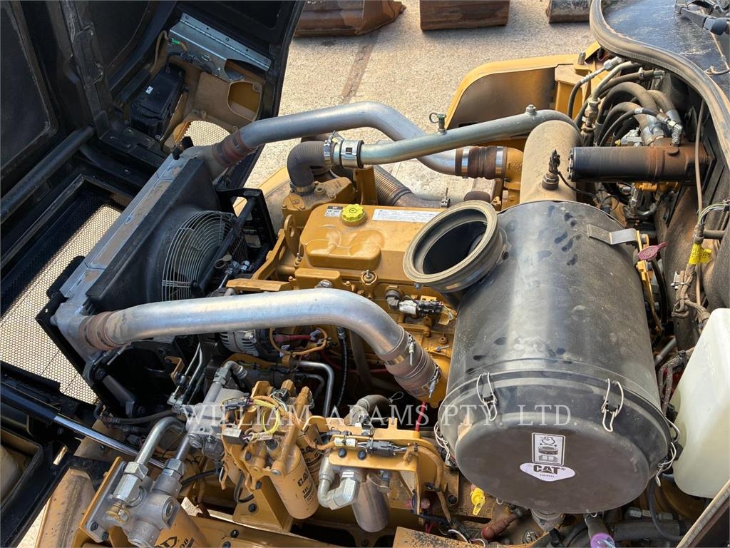 CAT 730 image 7