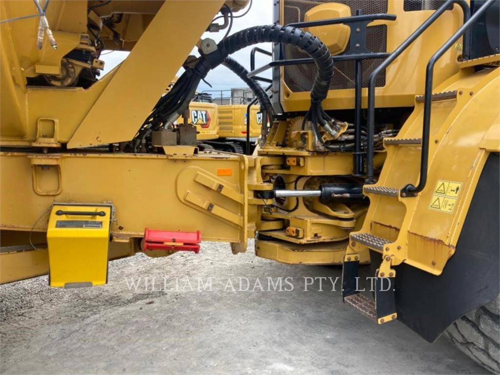 CAT 740E image 9