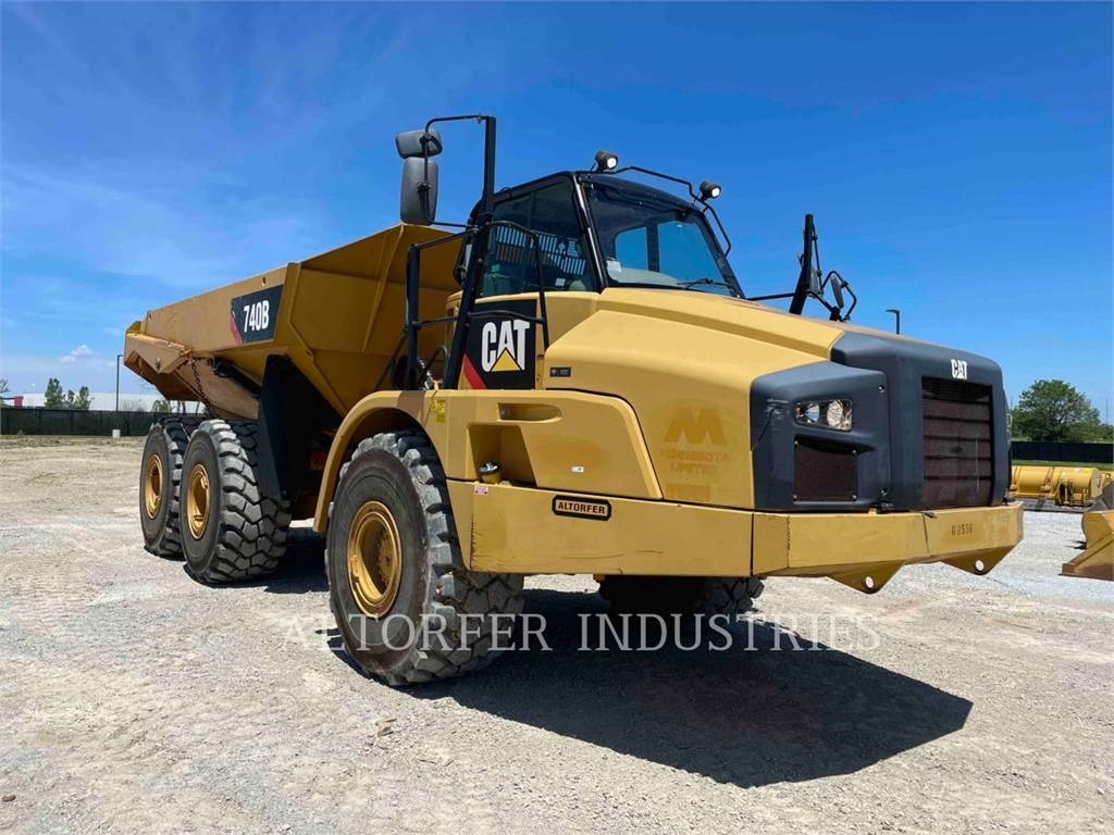 CAT 740B