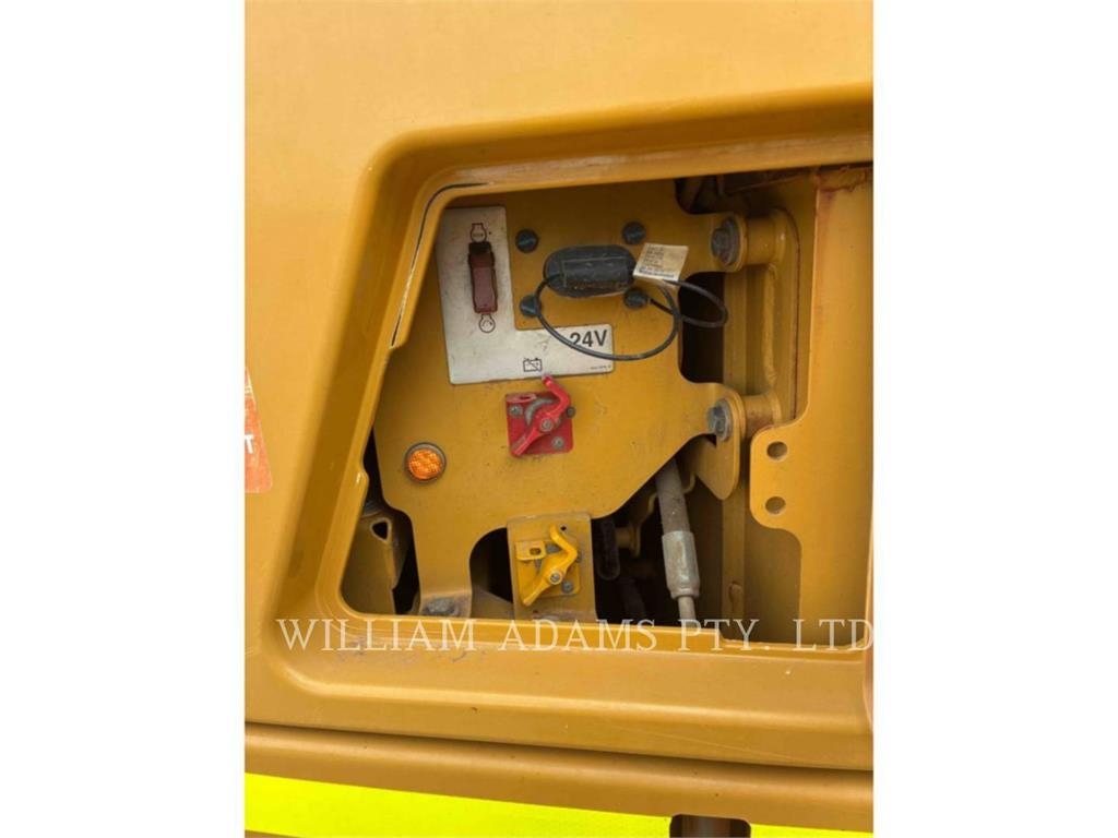CAT 745C image 10