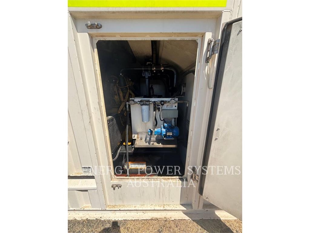 CAT 810KVA image 3