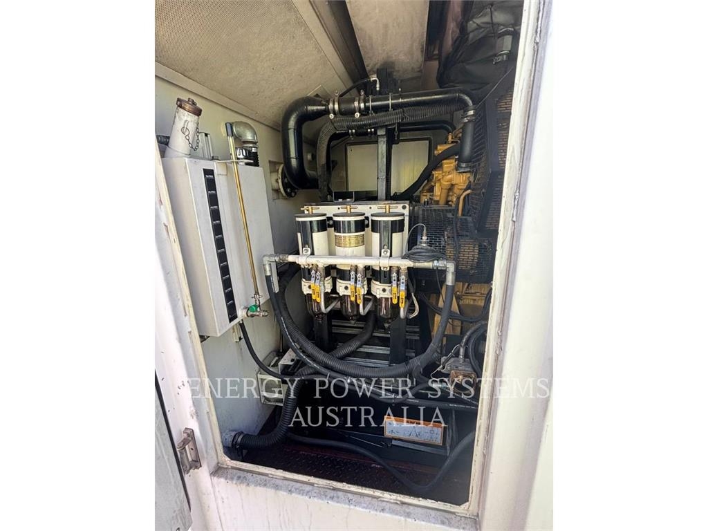 CAT 810KVA image 6