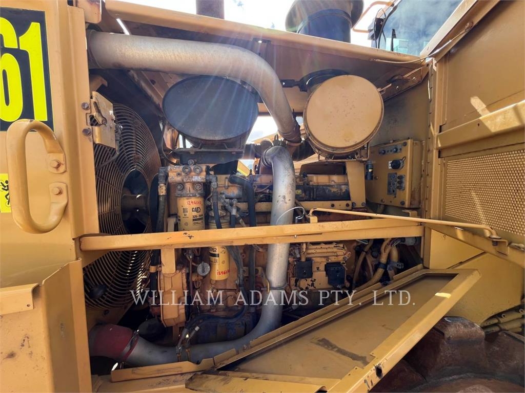 CAT 815F image 10