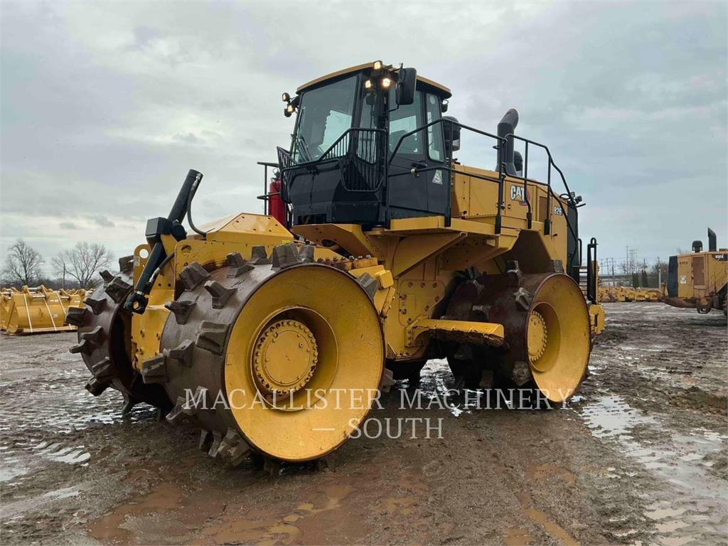 CAT 826 - ソイルコンパクター - 建設 - CATERPILLAR WORLDWIDE