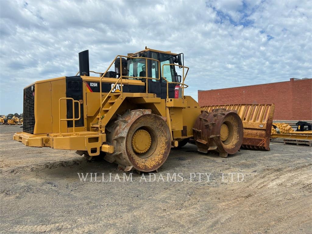 CAT 826H image 3